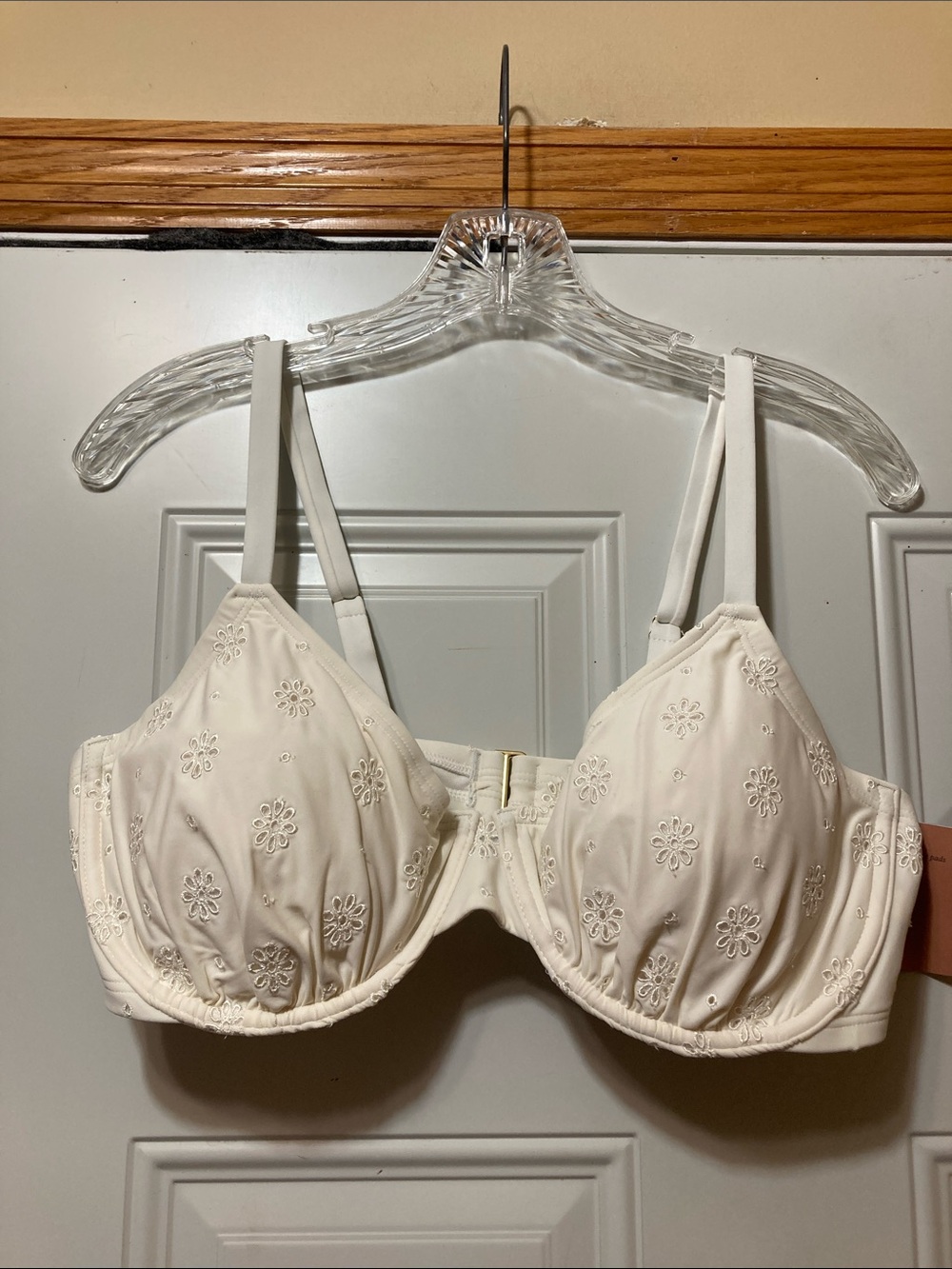 Shade & Shore‎ Classic Off White Embroidered Underwire Swim Top 38DD NWT